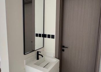 شاليه بتصميم أنيق ومسبح داخلي 