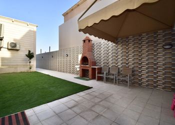 شاليه بمسبح وركن شواء