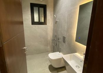 شاليه بمسطح اخضر ومسبح