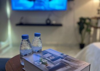 استديو بسرير ماستر وجلسة جانبية
