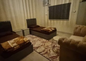 شقة بغرفتين نوم وأثاث هادئ