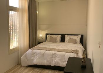 شقه مطلة على الجبال وغرفتين نوم 