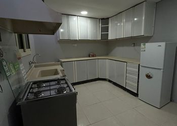 شالية بجلسة خارجية و مسبح خارجي