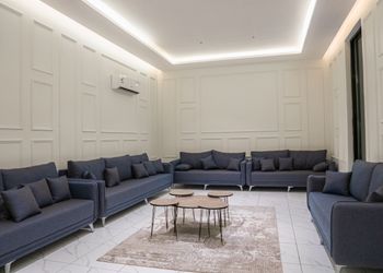 استراحة بمسبح بألعاب مائيه 