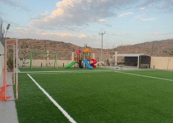 استراحة بجلسة وألعاب أطفال 