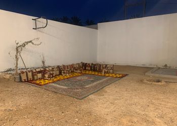 مزرعة بمجالس واسعة وأجواء ممتعة