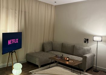 استديو بصالة أنيقة مع بانيو