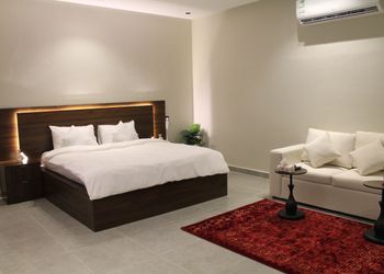 استديو أنيق بسرير ماستر وجلسة جانبية 