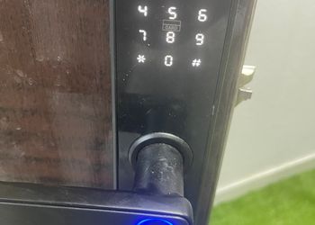 شقة بغرفتين نوم وصالة 