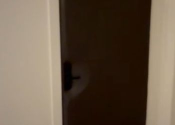 استديو بسرير ماستر وأثاث مريح 