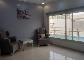 شاليه بغرفة نوم مطله على مسبح 