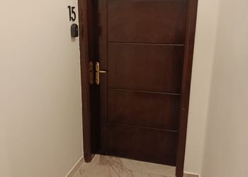 استديو بأثاث مريح وبسيط 