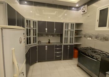 استراحة بجلسة خارجية ومسطح اخضر
