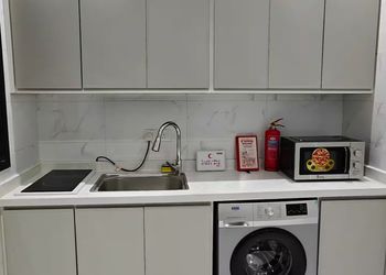 شقة بغرفة معيشة وغرفتين نوم 
