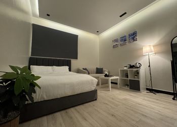 استديو بتصميم انيق ودخول ذاتي