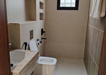 استديو بسرير ماستر وجلسة مريحة 