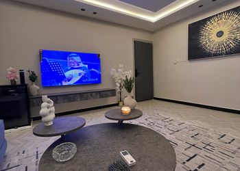 شقة بصالة مريحة ودخول ذاتي 
