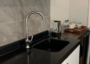 استديو بسرير ماستر وجلسة جانبية 