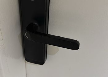 استديو هادئ بسرير ماستر 