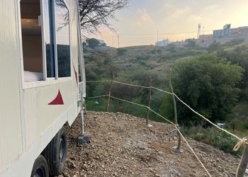 كرفان بغرفة نوم وأجواء ممتعة