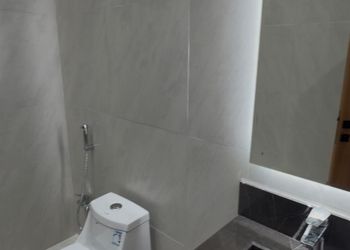استديو بسريرين مفردة و أثاث مريح