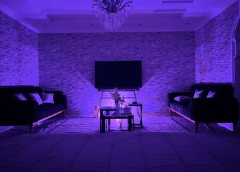 استديو بسرير ماستر وجلسة جانبية 