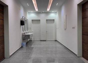 شاليه بجلسة خارجية وألعاب أطفال 