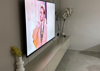 استديو بسرير ماستر وجلسه جانبيه