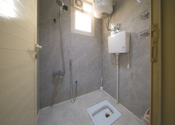 استديو بسرير ماستر وجلسة جانبية 
