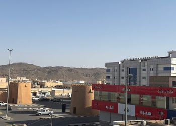 شقة بصالة وغرفة نوم