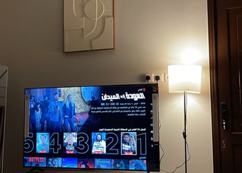 استديو بأثاث مريح وبسيط