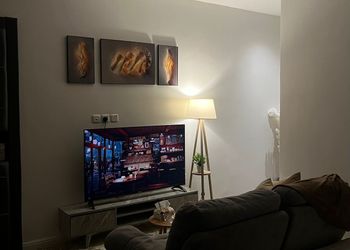 استديو بسرير ماستر وجلسة جانبية