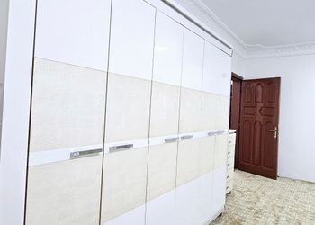 شقة بغرفتين نوم وصالة
