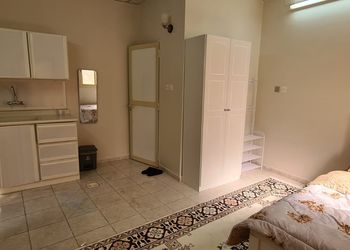 استديو بسيط بسرير فردي