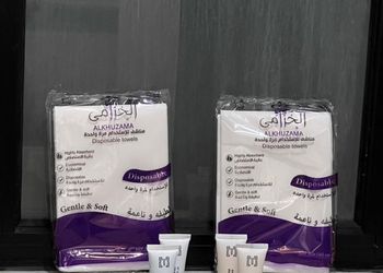 استديو بسرير ماستر وجلسة جانبية 