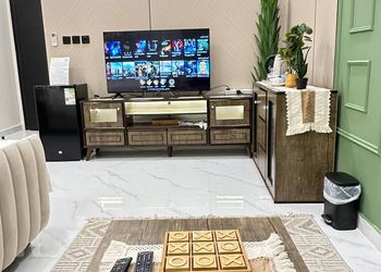 استديو بأثاث مريح وبسيط