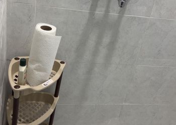 استديو بأثاث مريح وبسيط 