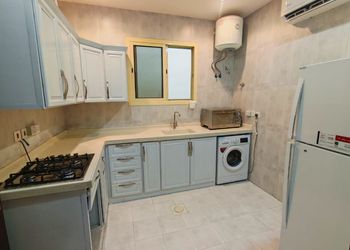 شقة بـ3 غرف نوم وغرفة معيشة 