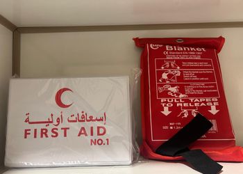 استديو بسرير ماستر وجلسة جانبية