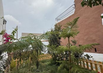 شقة بغرفة معيشة وغرفة نوم 
