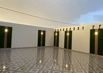 استراحة بمجالس وفناء خارجي 