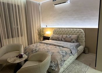استديو بأثاث مريح وبسيط 