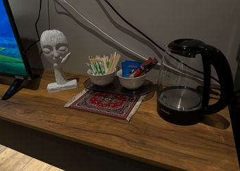استديو بسرير ماستر وجلسة 