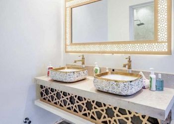 استراحة بجلسة خارجية ومسبح