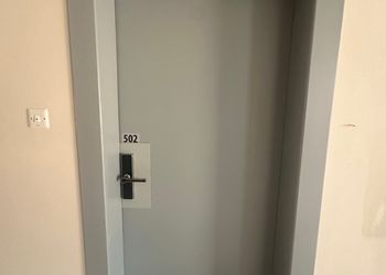 شقة بغرفة نوم وصالة 
