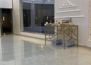 شالية بمجلس مطل على المسبح 