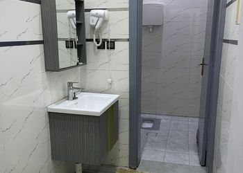 شاليه بغرفة نوم مطلة على المسبح 