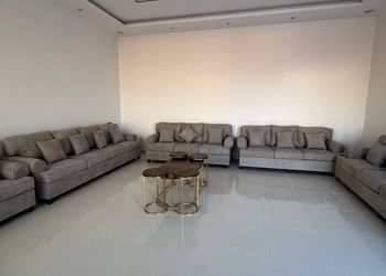 شاليه بجلسة خارجية واسطبل خيل