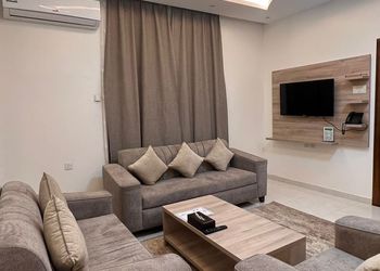 شقة بغرفتين نوم وصالة 