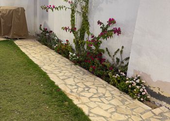 شاليه بملحق خارجي وجلسه خارجية